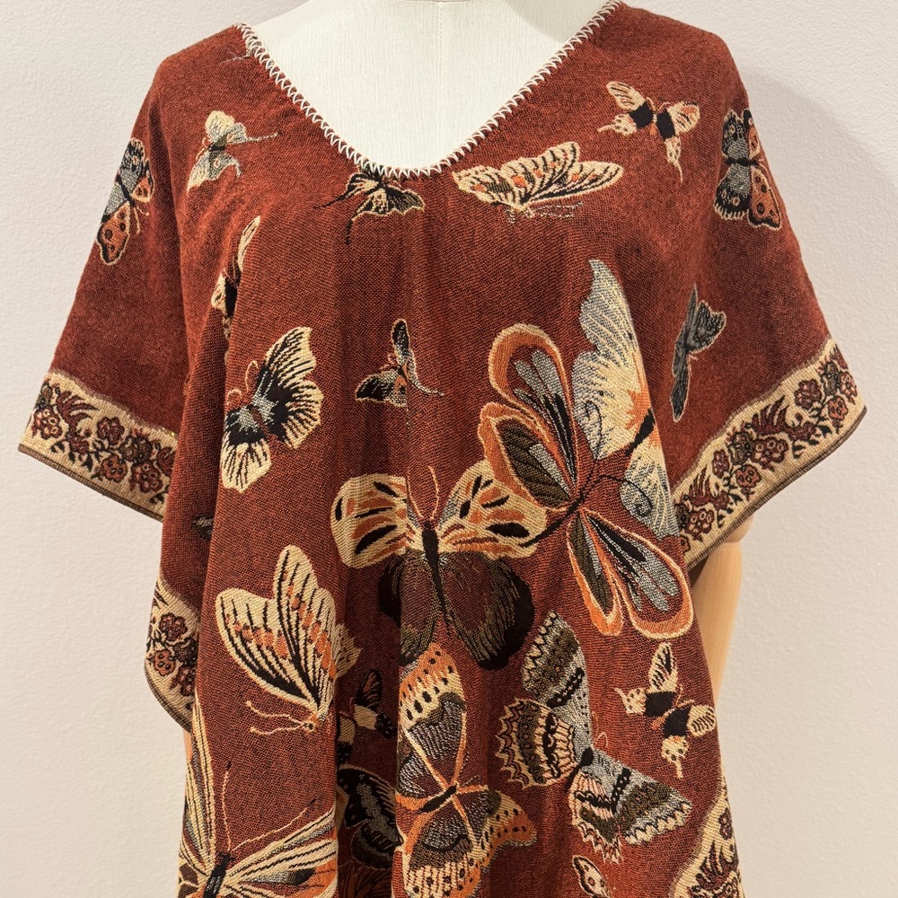 Butterfly Print Poncho - Picture 4 of 12